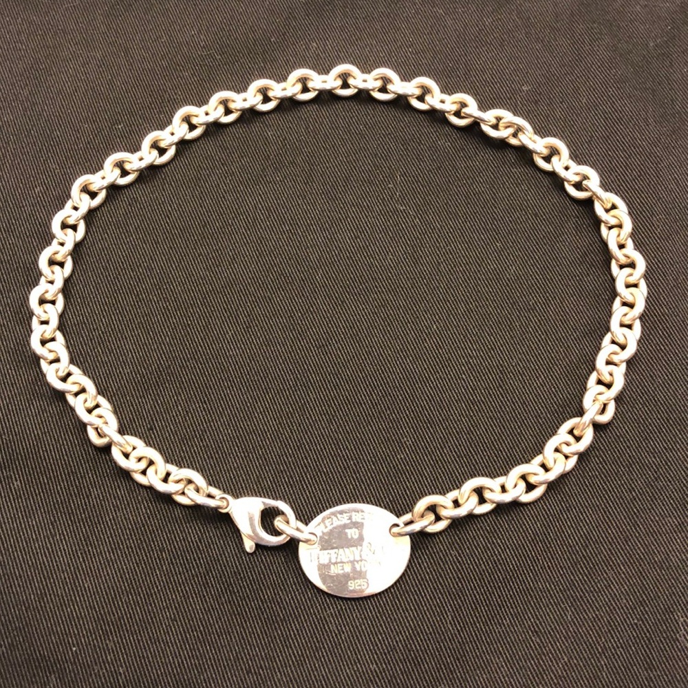 TIFFANY & Co. Oval Tag 925 Ladies Necklace